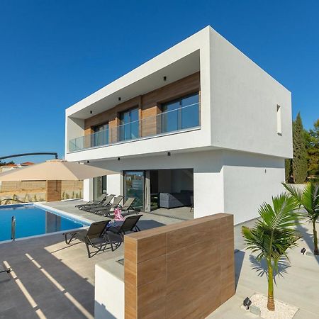 Villa Andre, Walking Distance To Coral Bay Πέγεια Εξωτερικό φωτογραφία